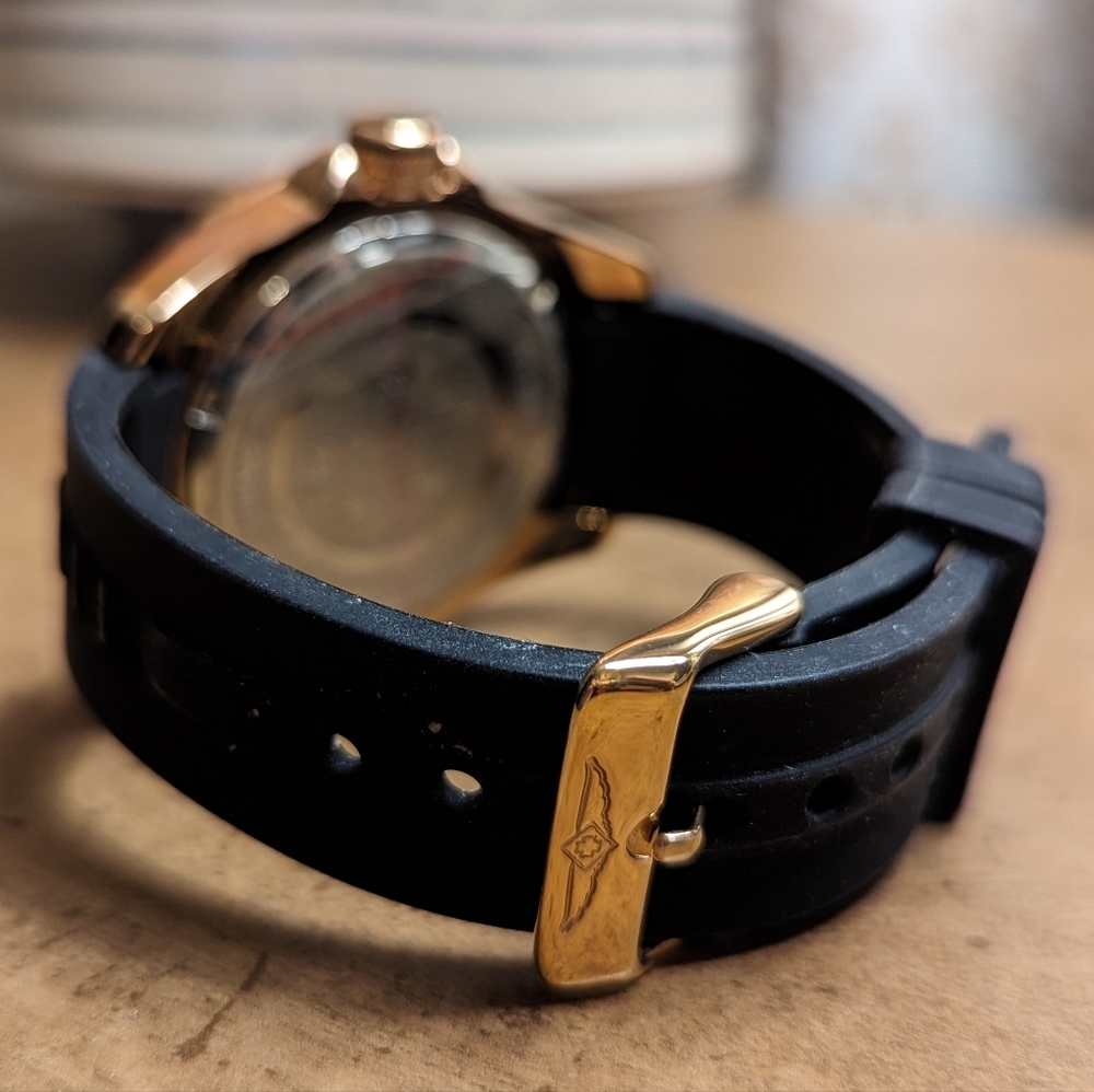Invicta - Picture 2 of 3
